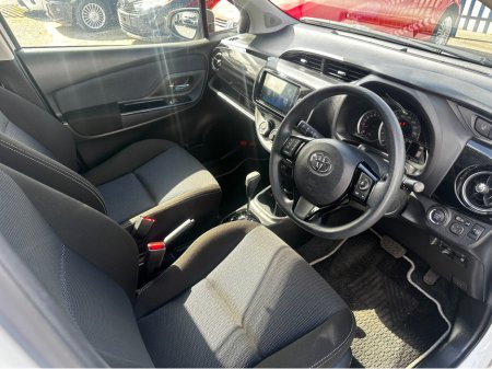 2018 Toyota Yaris - thumbnail 10