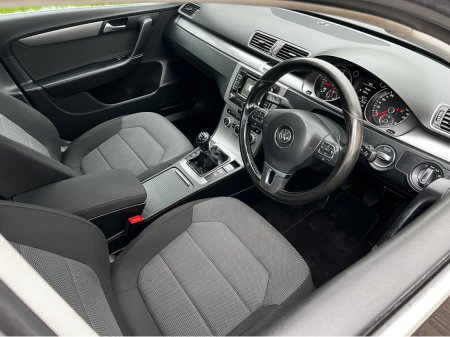 2013 Volkswagen Passat - thumbnail 9