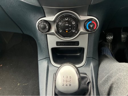 2011 Ford Fiesta 1.25 EDGE 60BHP 3DR ARGENTO €4,950 thumbnail