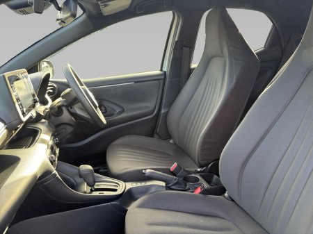 2020 Toyota Yaris - thumbnail 5