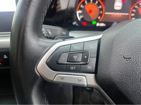 2021 Volkswagen Golf E-TSI AUTOMATIC 1.0 PETROL //HEAD UP DISPLAY//REVERSE CAMERA//KEYLESS ENTRY// €24,950 thumbnail