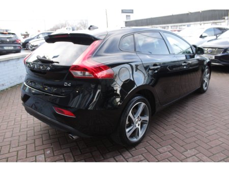 2017 Volvo V40 2.0D4 MOMENTUM 5DR HATCHBACK AUTO // 1 OWNER CAR WITH ONLY 36,000 KMS // AS NEW CONDITION THROUGHOUT // BUY WITH CONFIDENCE AA AND SIMI APPROVED DEALER 2025 // FINANCE ARRANGED // €17,950