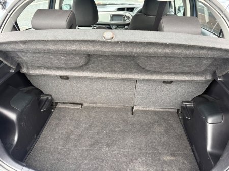 2012 Toyota Yaris - thumbnail 22