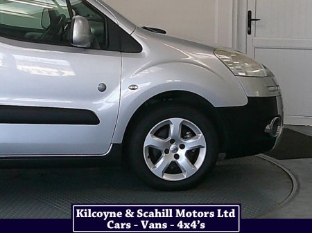 2013 Peugeot Partner - thumbnail 23