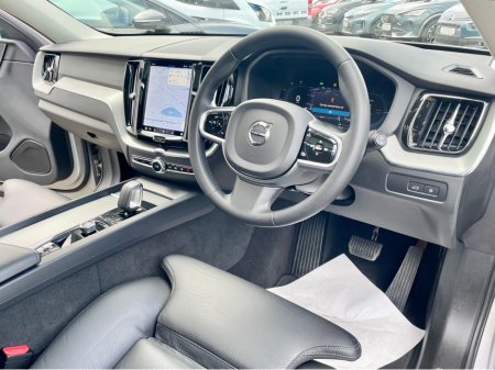 2023 Volvo XC60 - thumbnail 9