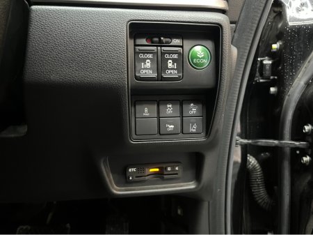 2017 Honda Odyssey 2017 HONDA ODYSSEY 7 SEATS 2.0 AUTOMATIC / CRUISE CONTROL / 360° PARKING CAMERA / ELECTRIC SEATS / AUTOMATIC DOORS thumbnail