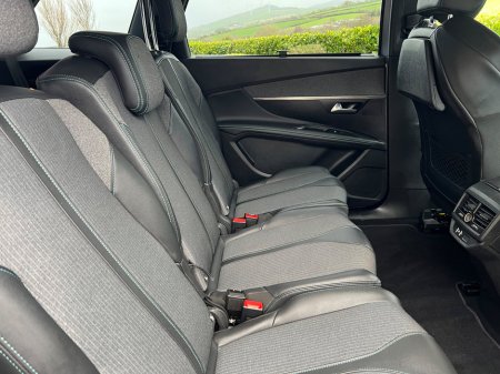 2022 Peugeot 5008 1.5 BlueHDi 130bhp Allure €33,950 thumbnail