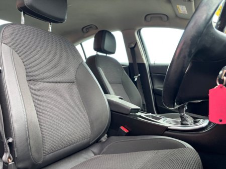 2016 Opel Insignia - thumbnail 5