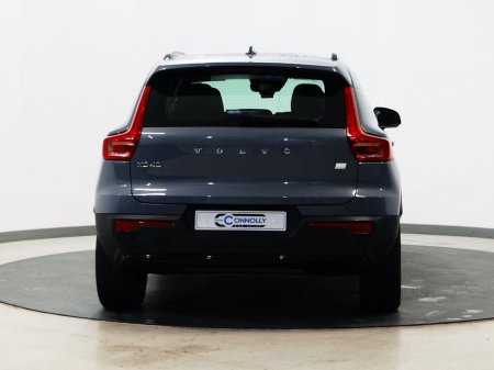 2023 Volvo XC40 - thumbnail 4