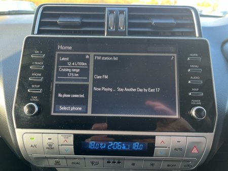 2022 Toyota Landcruiser LAND CRUISER LWB COMM A/T €35,800 thumbnail