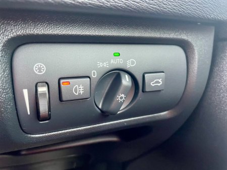 2015 Volvo V40 - thumbnail 32