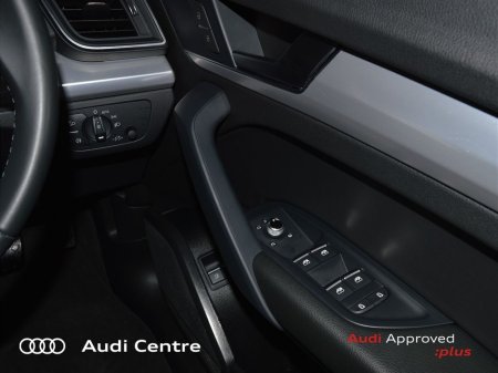 2023 Audi Q5 50 TFSI-e 299HP S tronic quattro SE €53,499 thumbnail