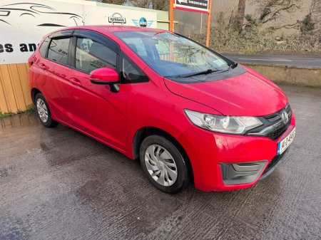 2014 Honda Fit DBA-GK3 5DR AUTO €7,800 thumbnail