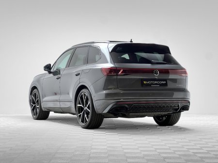 2025 Volkswagen Touareg - thumbnail 4