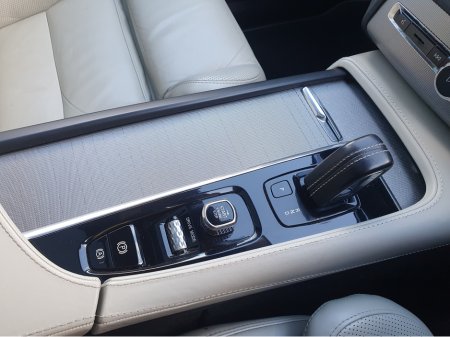 2019 Volvo XC90 - thumbnail 19