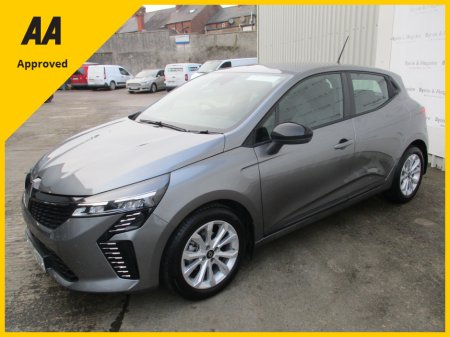 2025 Renault Clio EVOLUTION  WITH ONLY 6105KMS HIGH SPEC WITH SAT NAV AND REAR PARKING SENSORS FULLY SERVICED AND READY TO GO €25,950 thumbnail