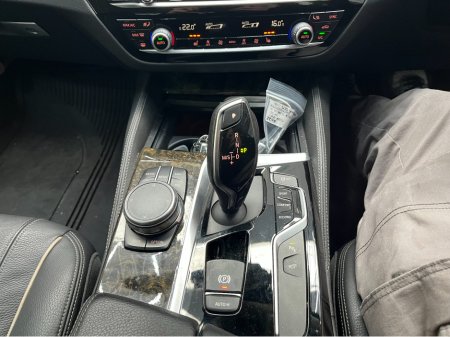 2017 BMW 5 Series - thumbnail 23