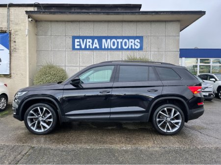 2020 Skoda Kodiaq 7 SEATER 4x4 STYLE AUTOMATIC 2.0 DIESEL //MASSIVE SPEC//CANTON SOUND SYSTEM//PANORAMIC GLASS ROOF//FULL LEATHER HEATED FRONT AND REAR SEATS// €36,950 thumbnail