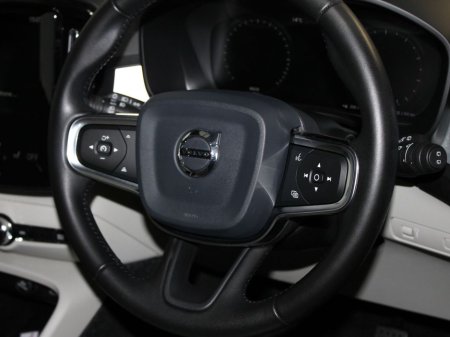 2020 Volvo XC40 - thumbnail 12