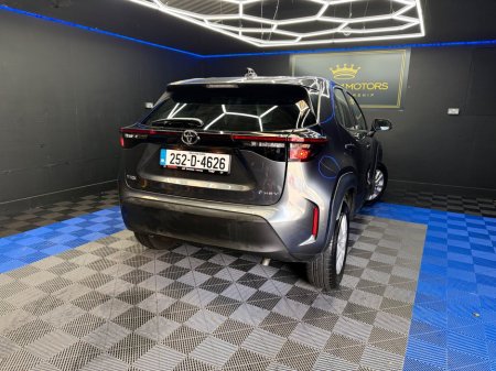 2025 Toyota Yaris Cross - thumbnail 12