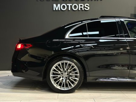 2025 Mercedes-Benz AMG E 53 PREMIUM PLUS E-HYBRID 4MATIC €109,950 thumbnail