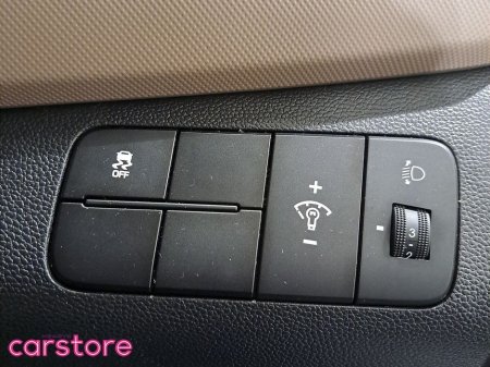 2017 Hyundai i10 - thumbnail 18