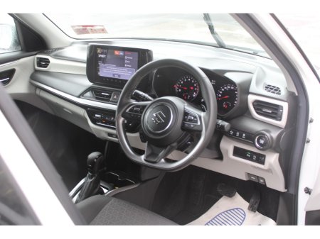 2025 Suzuki Swift - thumbnail 2