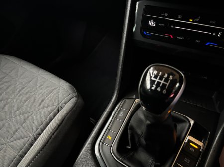 2024 Volkswagen Tiguan - thumbnail 16