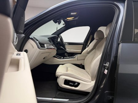 2019 BMW X5 - thumbnail 12