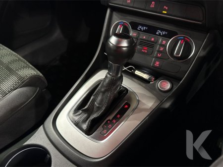 2017 Audi Q3 1.4 TFSI - AUTOMATIC - ALLOY WHEELS - ELECTRIC TAILGATE - MULTI FUNCTION STEERING WHEEL - CRUISE CONTROL - REVERSE CAMERA €18,950 thumbnail