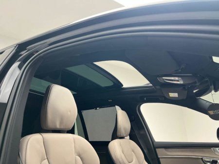 2025 Volvo XC90 ULTRA T8 RECHARGE 2.0 PHEV *7 SEATER* €87,990 thumbnail