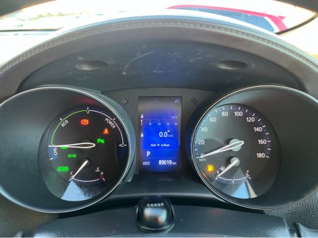 2019 Toyota C-HR SOL HYBRID AUTOMATIC 1.8 PETROL //HIGH SPEC//FULL LEATHER HEATED SEATS//KEYLESS ENTRY//REVERSE CAMERA// €20,950 thumbnail