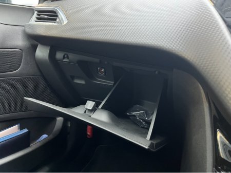 2017 Peugeot 2008 €12950 2017 PEUGEOT 2008 CROSS CITY 1.2 AUTOMATIC / CRUISE CONTROL AND MORE €12,950 thumbnail