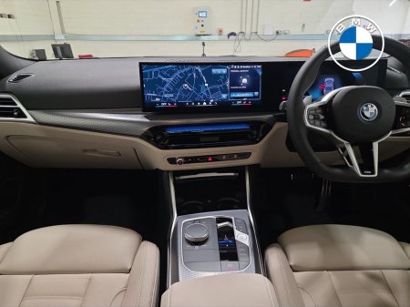 2026 BMW 3 Series 330e M Sport Saloon thumbnail