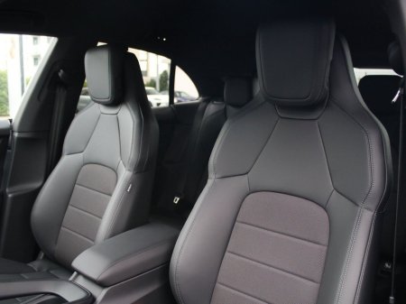 2025 Porsche Macan Electric €88,000 thumbnail