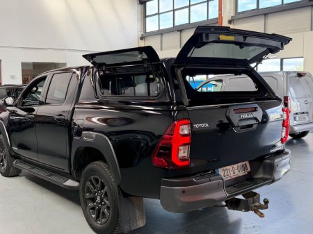2022 Toyota Hilux - thumbnail 8