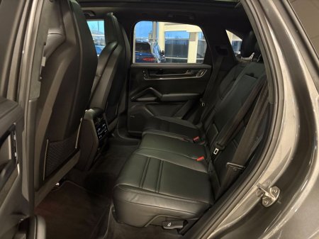 2024 Porsche Cayenne - thumbnail 22