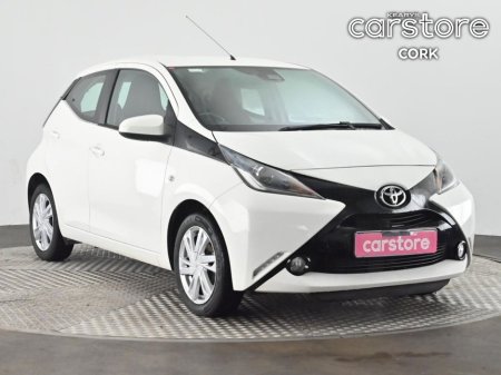2017 Toyota Aygo 1.0 VVT-i x-play+ €10,480