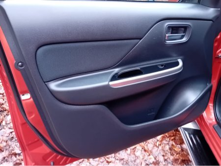 2019 Mitsubishi L200 " INTENSE " 6 SPEED 4DR 2.3 DID  4x4  6 SPEED @ REDDY2DRIVE LTD €25,000 thumbnail