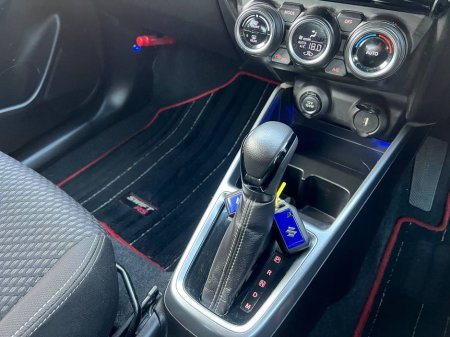 2021 Suzuki Swift - thumbnail 11