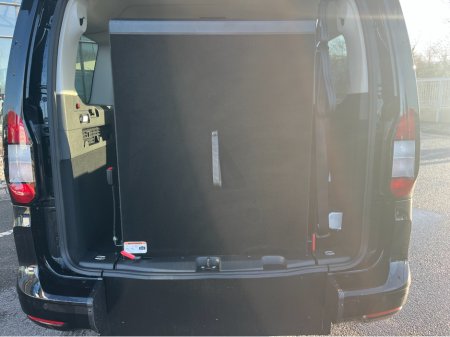 2026 Ford Tourneo Connect Titanium Auto, Wheelchair Accessible (Taxi Spec) €66,000 thumbnail