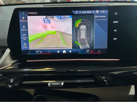 2025 BMW iX1 - thumbnail 12