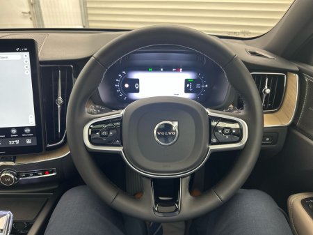 2026 Volvo XC60 - thumbnail 14