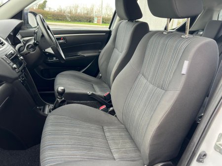 2016 Suzuki Swift - thumbnail 9