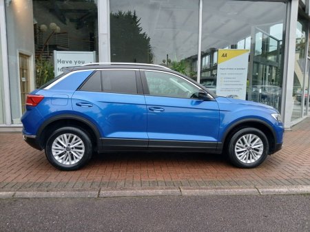 2021 Volkswagen T-Roc 1.0 TSI 110bhp Design, Ravenna Blue with Black Roof, Rear Camera. €23,900