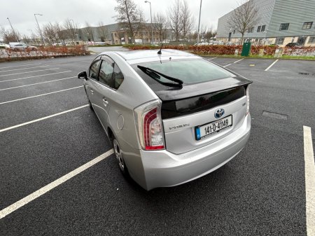 2014 Toyota Prius - thumbnail 8