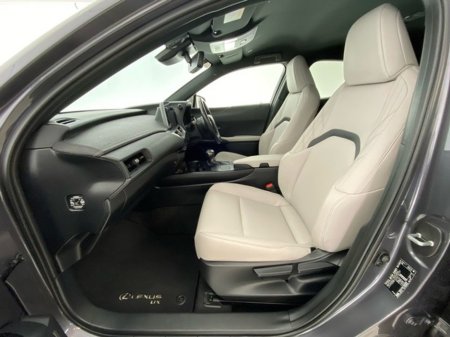 2023 Lexus UX 250 H Dynamic €38,950 thumbnail