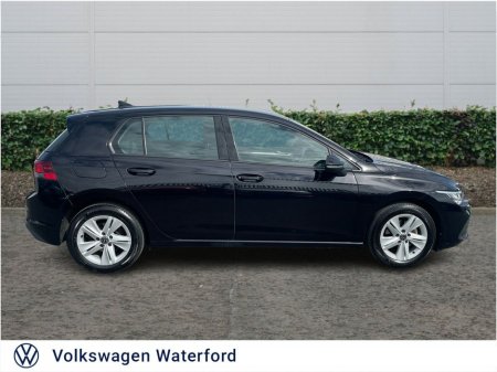 2024 Volkswagen Golf 2.0 TDI 115HP Life €27,475