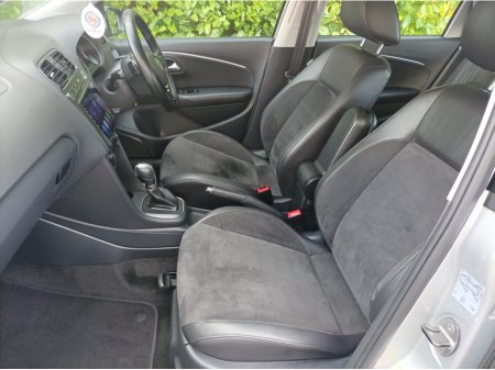 2017 Volkswagen Polo HIGHLINE 1.2 TSI AUTOMATIC LEATHER AND SUEDE INTERIOR HEATED FRONT SEATS ALLOYS FRONT FOGS REVERSE CAMERA APPLE CAR PLAY & ANDROID AUTO CRUISE CONTROL 2 YEARS NCT 1 YEARS ROAD TAX €13,995