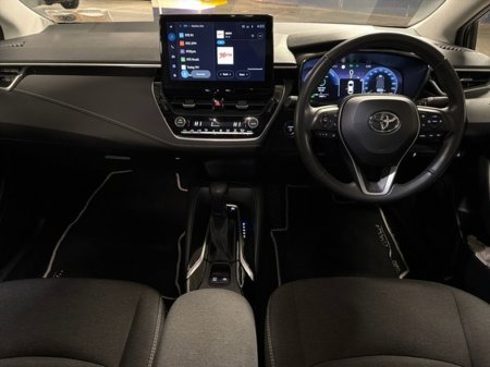 2024 Toyota Corolla HYBRID LUNA AUTO SALOON // TOYOTA SAFETY SENSE // REAR CAMERA // BLUETOOTH // AIR CON // TOYOTA WARRANTY €29,945 thumbnail